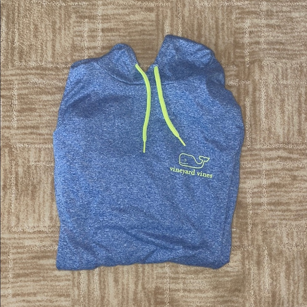 Vineyard vines hoodie